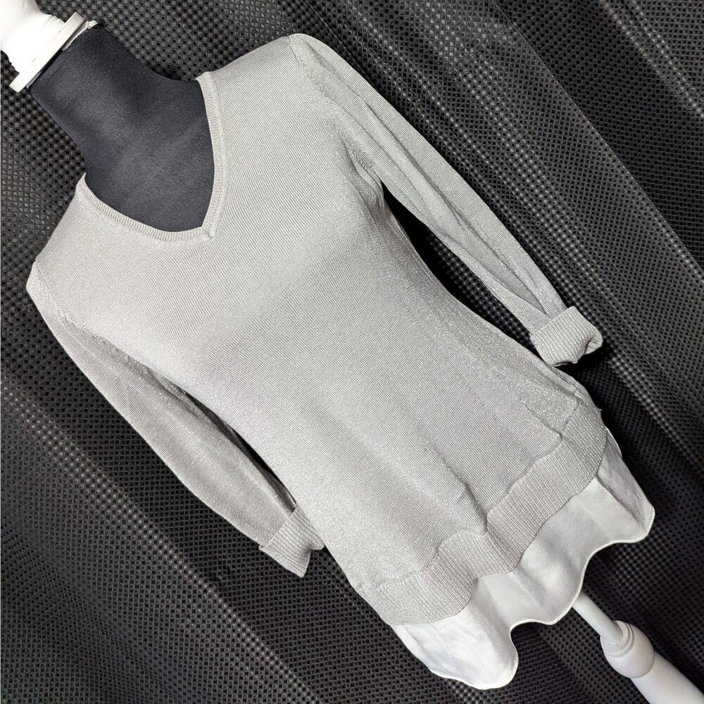 CALVIN KLEIN! SILK BLEND! SILVERY METALLIC GRAY, WHITE SKIRTED SWEATER! SZ S